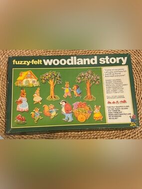 Vintage Woodland Storybook Animal Figures Playset - Green fuzzy felt